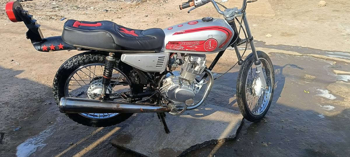 السلام عليكم دراجه للبيع بدون اوراق سعر خاص هذا رقمي ***********
