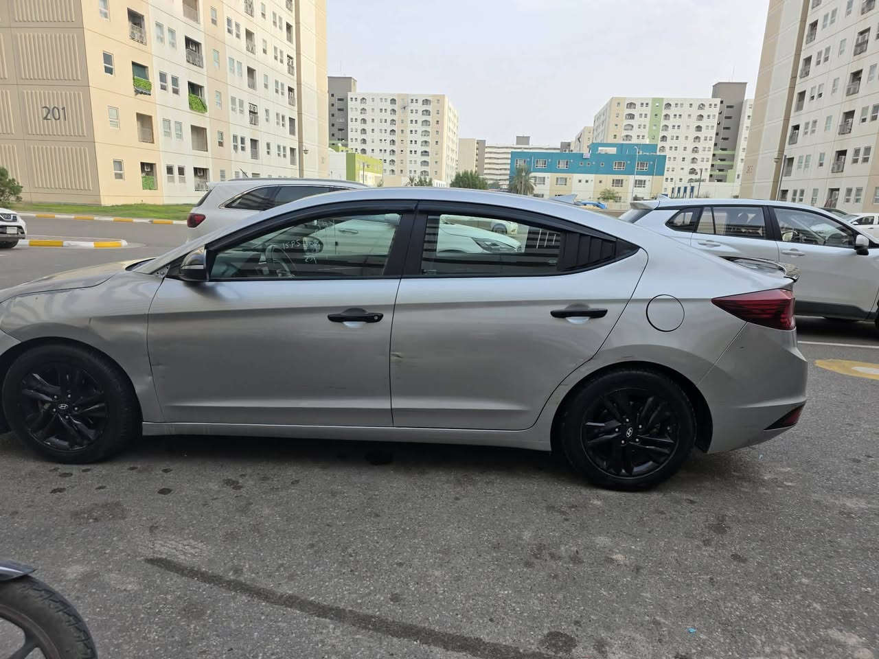 هيونداي النترا 2020
وارد امريكي - الضرر : جاملغ وبنيد
…
• اللون - رصاصي
 المواصفات 
• تحكم ستيرن كامل 
• رادارات جوانب
• رادار امامي 
• كاميرا داورة
• بلوتوث 
• مدخل USB / AUX
• قيادة ذاتية 
• مانع انزلاق - ABS
عنوان السيارة بغداد بسمايا
السعر (130)
للأتصال على الرقم - ***********
