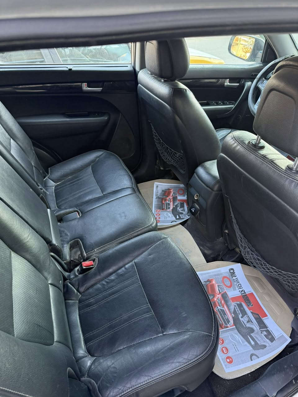 سلام عليكم للبيع كيا سورنتو موديل 2014امريكي sx محرك ٦سلندر ماشيه ١٢٩مواصفات فول بصمه  بانوراما كشن كهرباء جنطه كهرباء بردات خلفيه بيها قطعتين صبغ  خشم البنيد +الباب الخلفي السعر المطلوب ١٧٥ مكلف بالنشر ***********
