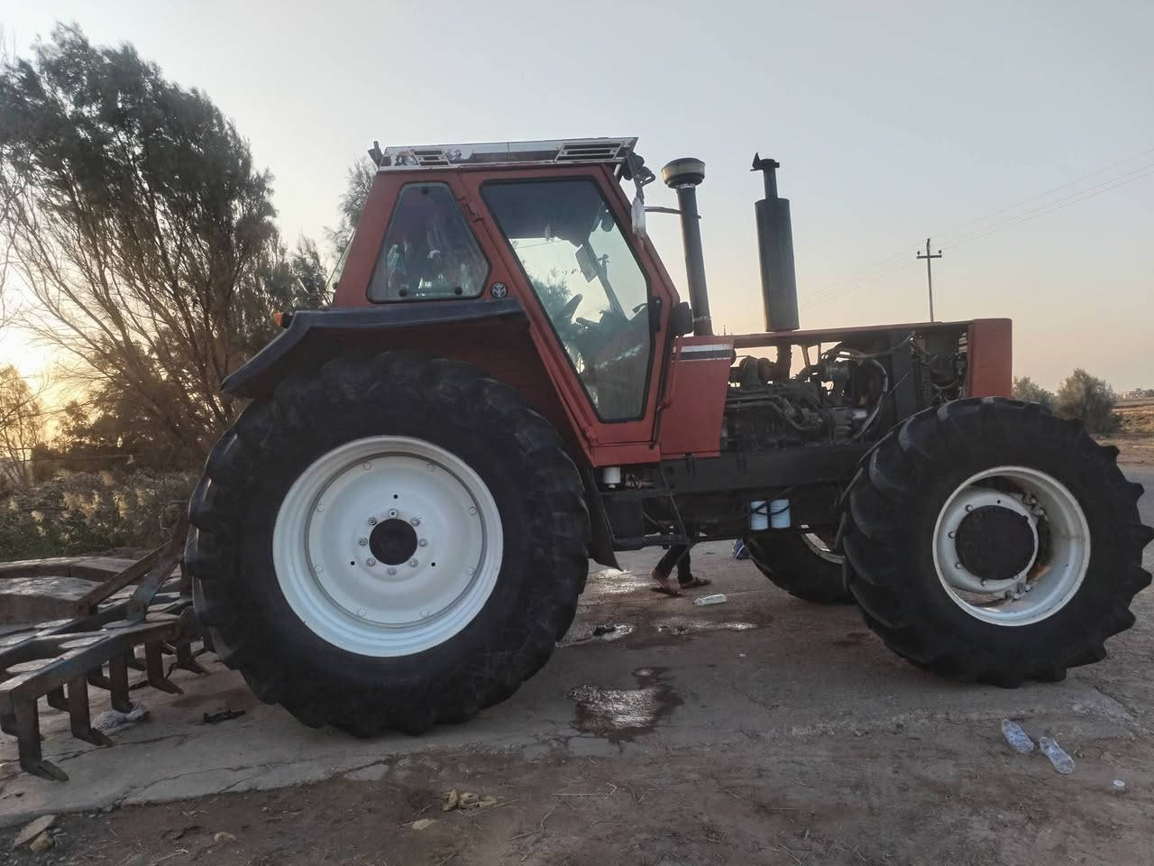 سلام عليكم مكينه البيع 160 گير عادي بك بل صفحه كسن بارز تكمه عريظه مكينه جاهزه *********** شاصي ابو الحنيه معه دسك حجم24الستفسار
