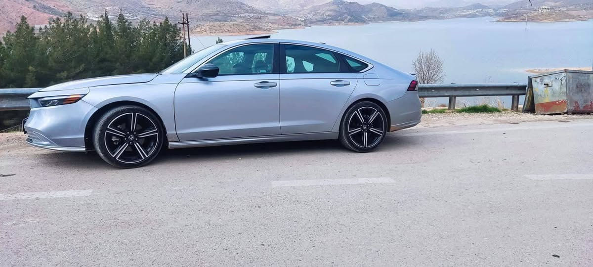 هوندا اكورد سبورت هايبرد 2023
الحادث موضح بصورة السيارة جاهزة

السعر 159 التواصل عن طريق الهاتف كوني بدوام فقط للجادين

***********
