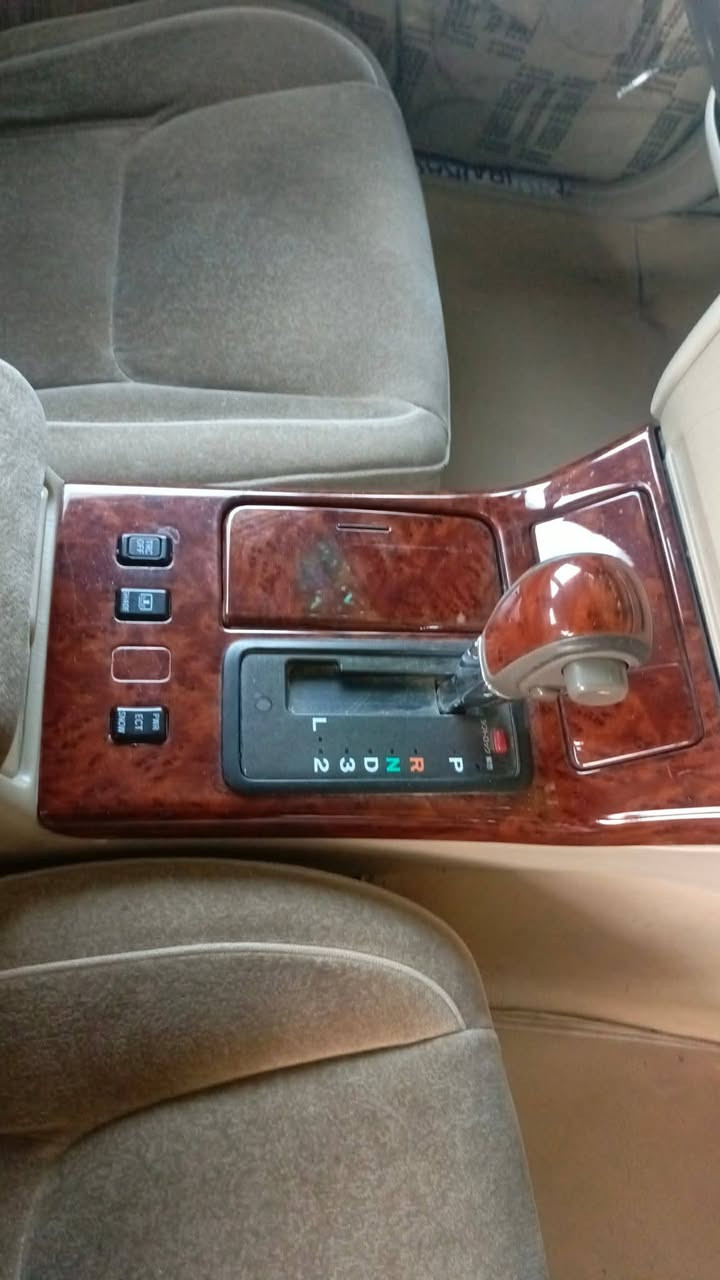 السلام عليكم ورحمة الله وبركاته ملكه للبيع  السياره كفاله عامه رقم كركوك  قرار 48 مدفوع كمركها داخله هزه  ضاله بس على شد الارقام  3دكم  طابوكه جديده حداديه 80 تبريد  ثلج  السعر  115 العنوان نجف خان النص.  عمود 515  مكلف بنشر ***********
