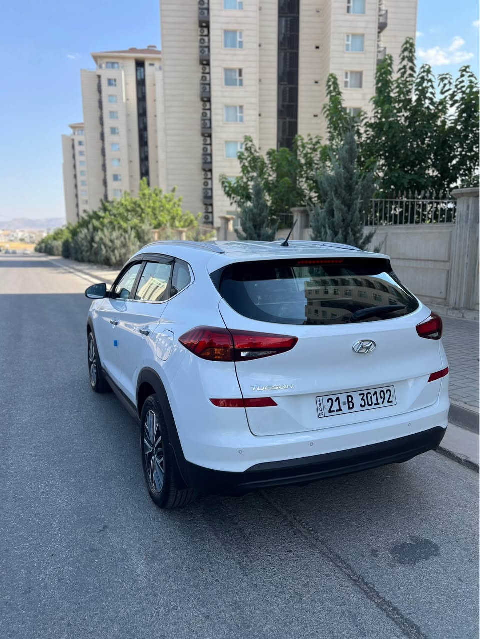 Hyundai Tucson 2020

 خليجى 
لە سفریەوە یەک دەستە
٥٧ هەزار کیلۆمەتری حەقیقی ڕۆشتوە
٢ پەڵە کارتی هەیە
گێڕ و مەکینەی نەکراوەتەوە بە شەرت
مواصفات کۆری دەرەجە یەک  (٢ بەصمە ، ٢ کوشن کارەبا ،وایەرلێس چارج، حاسەی پێش و دوا، ڤۆلیۆم سەر سوکان ، دەسک ستیل ، ئاوێنە ئیشارەت ، کامێرا)

نرخ: ٢٠٥ وەرەقە و مەجالی تێدایە

ژ.م:*********** السليمانية, العراق
