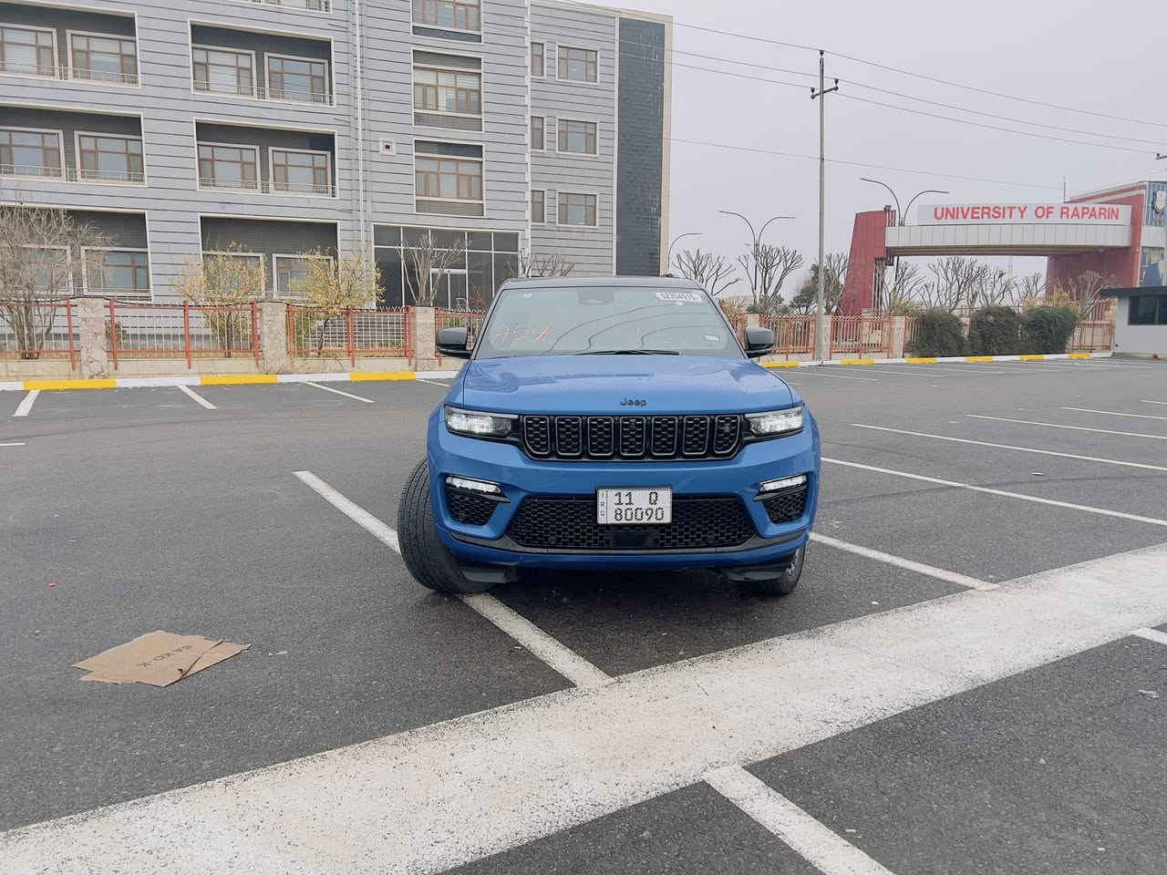 جيب سومت 2023 أعلى فئة بالجيب
فول فول مواصفات فورويل بارنوما 

حادثها قبغ الصندوك وجاملغ خلفي 

وJeep Summit Reserve 4Xe Plug-in Hybrid

هايبرد + بلك أن ( أعلى فئة بالجيب )

العداد: 35 mile فقط

المحرك: 2000 تيربو 380 حصان يعادل مكينة 5.7 هيمي

المواصفات:

5 بصمات

نظام تعليق هوائي ( جكات )

رادار ( امامي - جانبي - خلفي )

قيادة ذاتية

نظام الرؤية الليلية

مستشعر نوم السائق

أربع كامرات محيطية 360

خمسة بصمات دخول ذكي بدون مفتاح

بانوراما

كشنات دبل كهرباء + مساج + تدفئة + تبريد امامي خلفي

ميد اب ديسبلي

أنارة محيطية

نظام الصوت ماكنتوش ( 19 سماعة )

شاشة وسطية + شاشة امام الراكب

كيجات دجتل

فتح الصندوق الخلفي مع حركة القدم

المقاعد الأمامية والخلفية تبريد وتدفئة

مقعد السائق والراكب مساج

حساسات أمامية + خلفية

والقائمة تطول...

مكان السياره بغداد الزعفرانية

السيارة باسمي شخصيا ورقمها مميز حلو
سعرها 41000
اربع دفاتر وعشر اوراق 

***********
