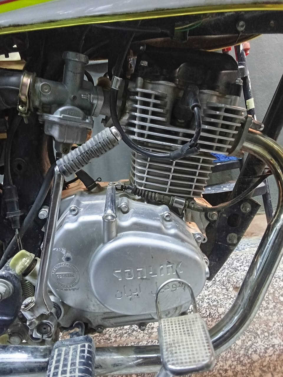 سلام عليكم دراجه ايراني سونك اربعه كير لبيع موديل 2024 المكينه بل جيس شرط الفحص الدراجه خير من الله نقص بس دشبول وعندي سوج وياله وياه جديده السعر 550 وبيه مجال شي بصيط مكاني الدروة *********** هاذا رقم تلفوني
