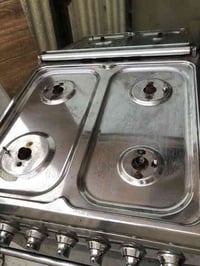 يوجد طباخ للبيع مصري شغال شرط عله الفحص الفرن مالته شغال ومضبوط مكاني ...