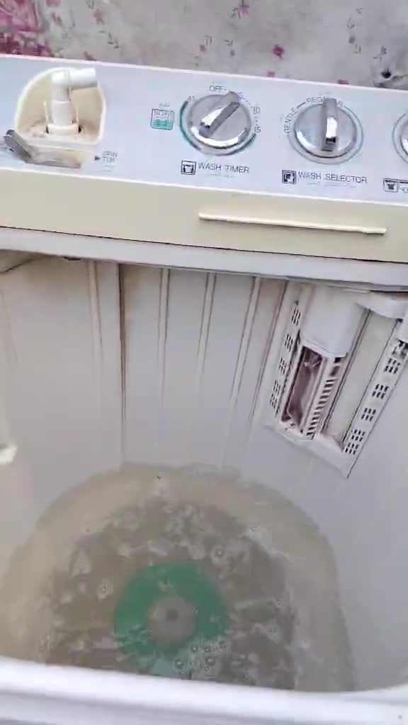 غراض للبيع  مكينه خياط جديده والاصليه قلايه هوائيه استخدام قليل  كلش نظيفه وغساله حجم كبير للبيع


**إذا كنت صاحب هذا الإعلان وتريد حذفه لأي سبب، رجاءا أرسل رسالة إلى الدعم الفني**