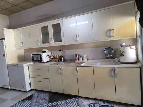 كاونترخشب كل مرمر فول نضافه سعر425الف مكان كلار 
***********
