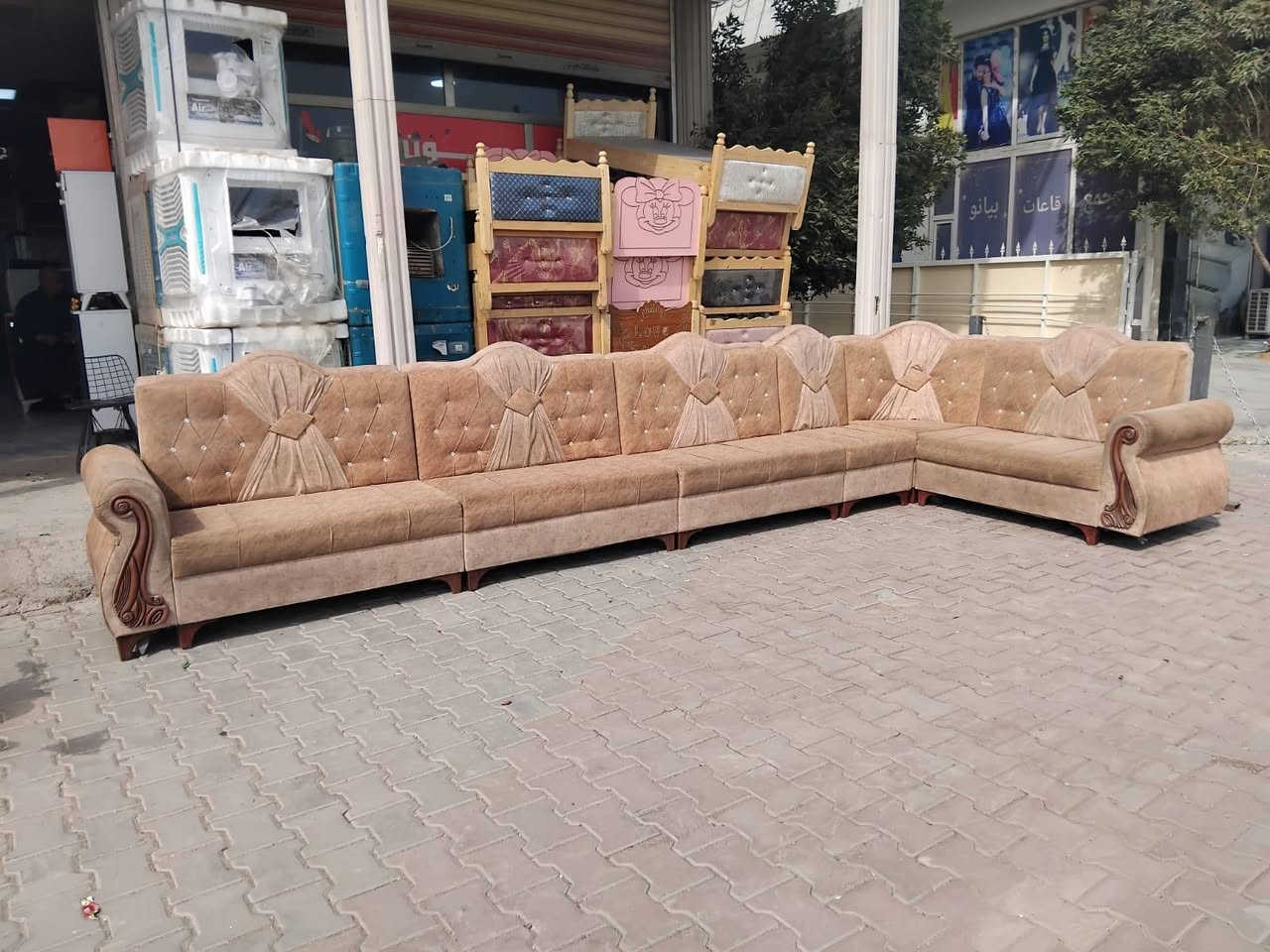 السلام عليكم 
ديوان 10 مقاعد نظيف سعر 160 مكان بعقوبه شارع تحرير بهزر مجاور قاعات بيانو مقابيل مستشفى الحياة استفسار ***********
