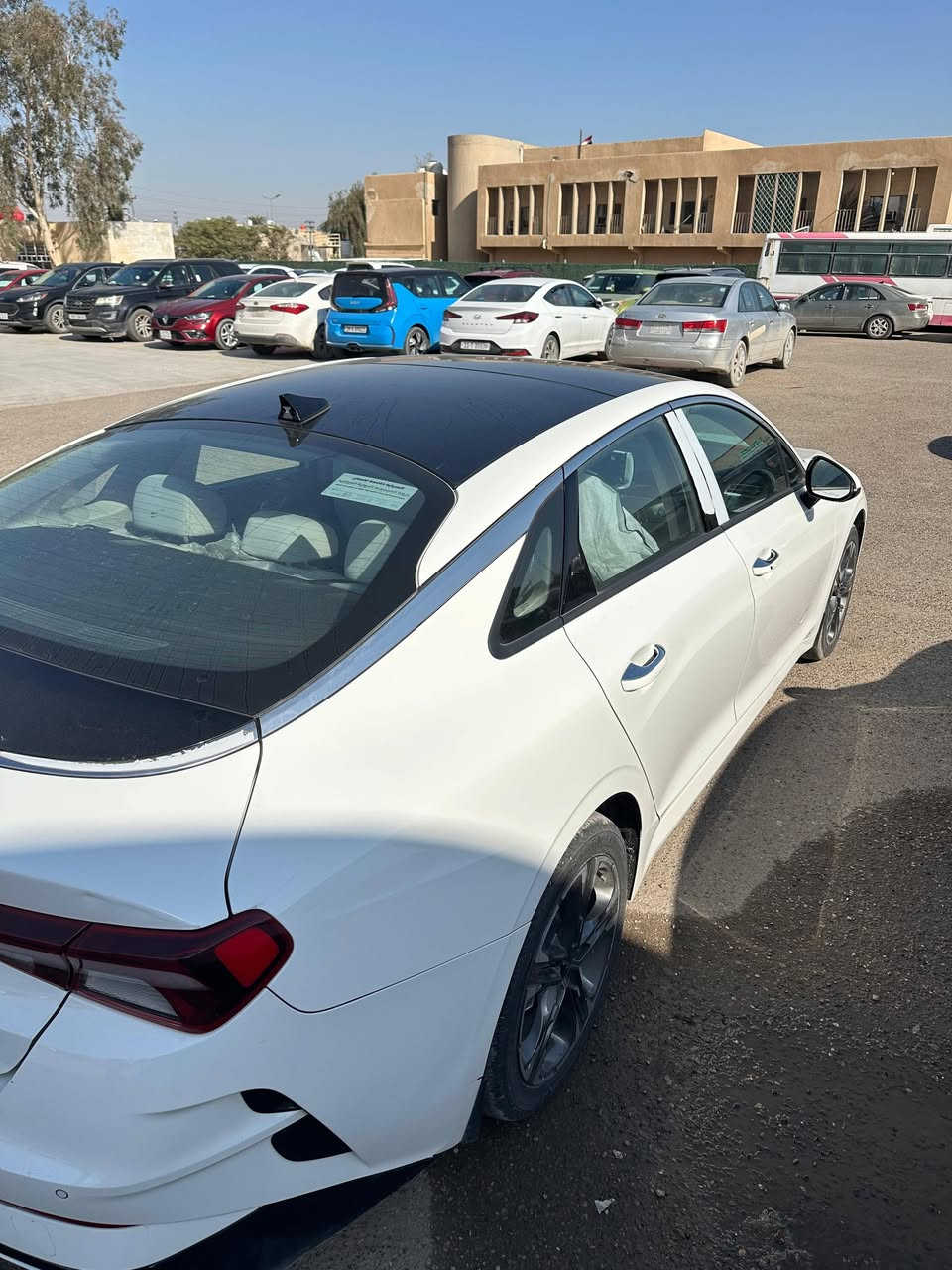 السلام عليكم للبيع k5 2023 خليجي محرك 2000
ماشية 59000كم حقيقي ع وضع الشركه  حتى سبيرها بعده منازل

مكفولة كفالة عامه

سقف بانروما 

بصمه تشغيل وابواب وصندوق 

ويل كـاب5تايرات كروم  18 انج

حساسات  امامي خلفي

كامره وشاشه 

رقم بغداد بإسمي تحويل مباشر 
السعر 220$
وبيها مجال حك الجيه 

سيارة جديده بحاله الزيرووو وبل عافيه ع الياخذها 
وعليها سيرفس شركة كامل بحدود 1000$ هاي هديه وياها

مكان السيارة كربلاء 

للإستفسار
***********
