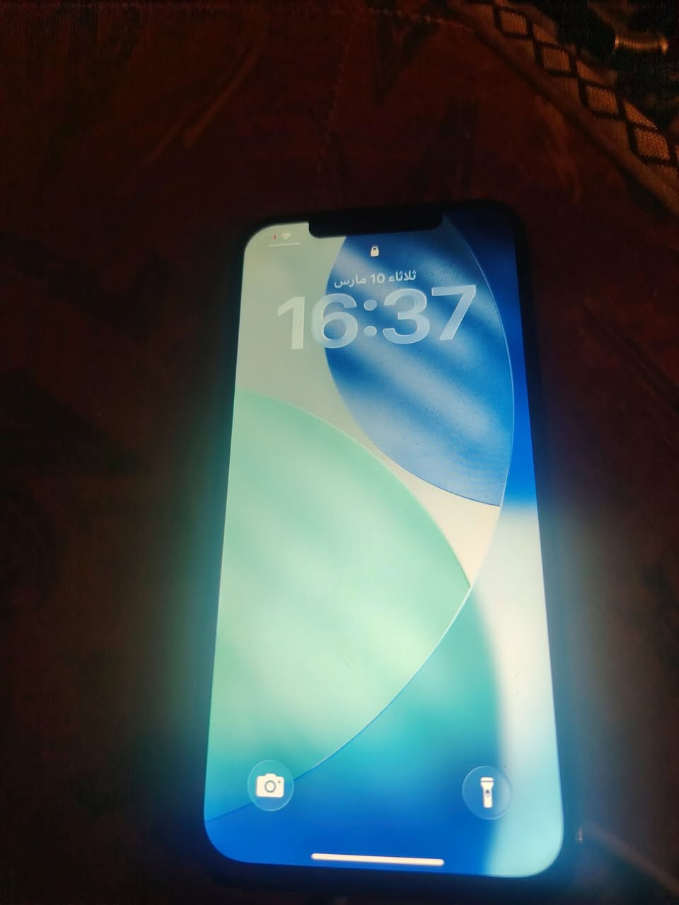 ايفون ١٢  برو ماكس ذاكره ٢٥٦ نضافه ١٠٠ شاشته شوي وضل تغوش يعني رادله شاشه ٢٥٠ وبي مجال بصره قبله *********** وتساب موجود
