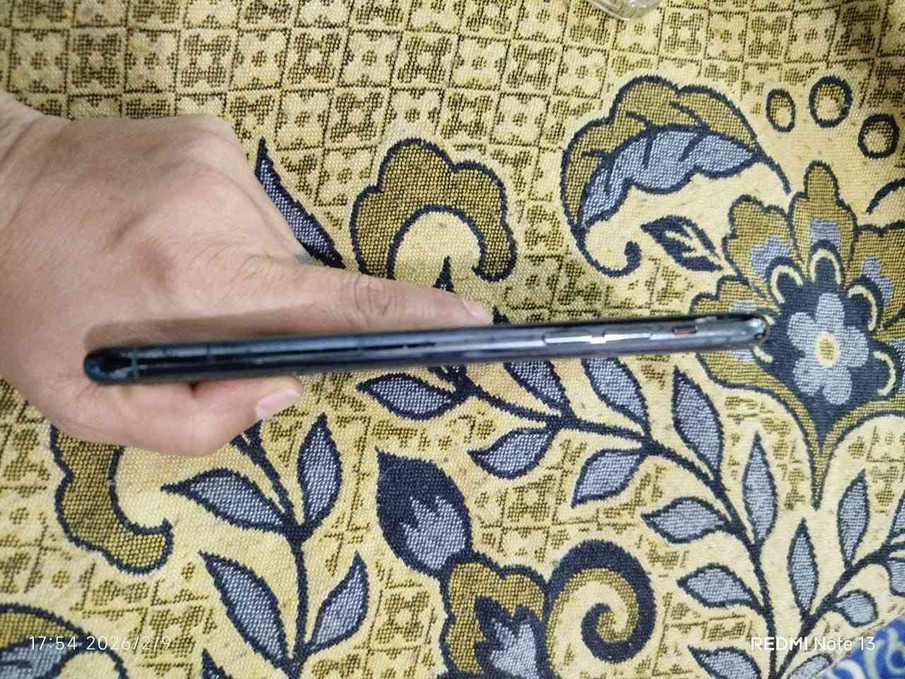 السلام عليكم 
11 برو ماكس نضيف بلادي مابي اي خلل او اي تبديل كله شغال استعمال شخصي ذاكرة ٢٥٦ بي فطر بالكلاس زغير جدا بطارية 72 
رايد مراوس ب14 برو ماكس سعر مناسب 
سعر جهاز ٢٥٠ 
مكاني بغداد


**إذا كنت صاحب هذا الإعلان وتريد حذفه لأي سبب، رجاءا أرسل رسالة إلى الدعم الفني**