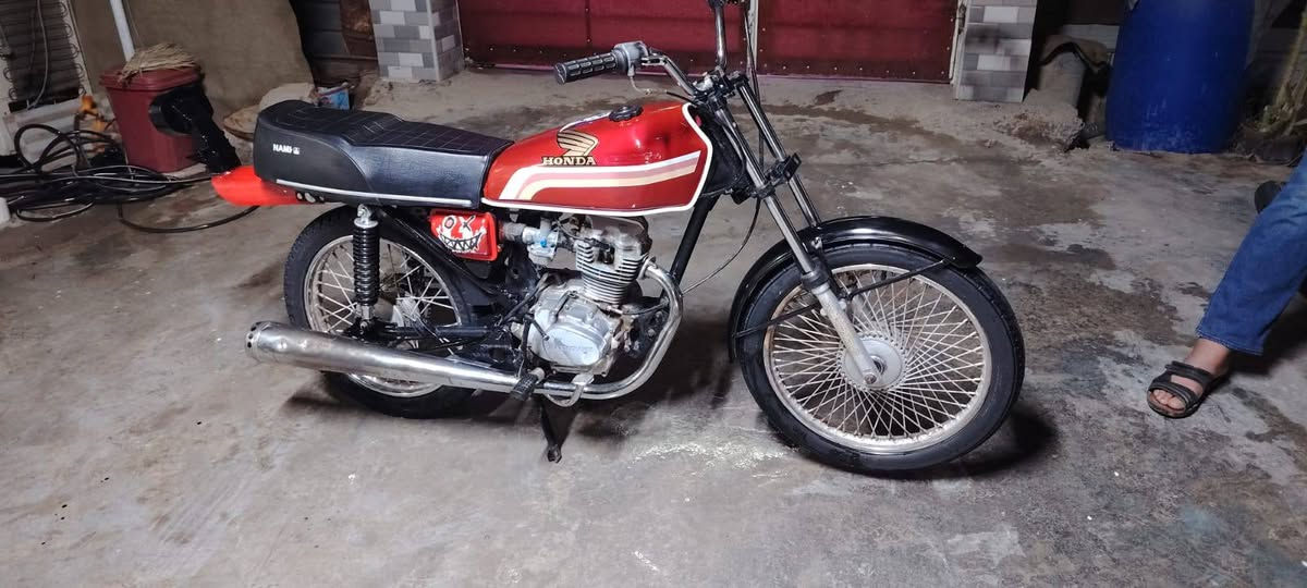 للبيع للبيع
سعر225وبيها مجال بسيط


**إذا كنت صاحب هذا الإعلان وتريد حذفه لأي سبب، رجاءا أرسل رسالة إلى الدعم الفني**