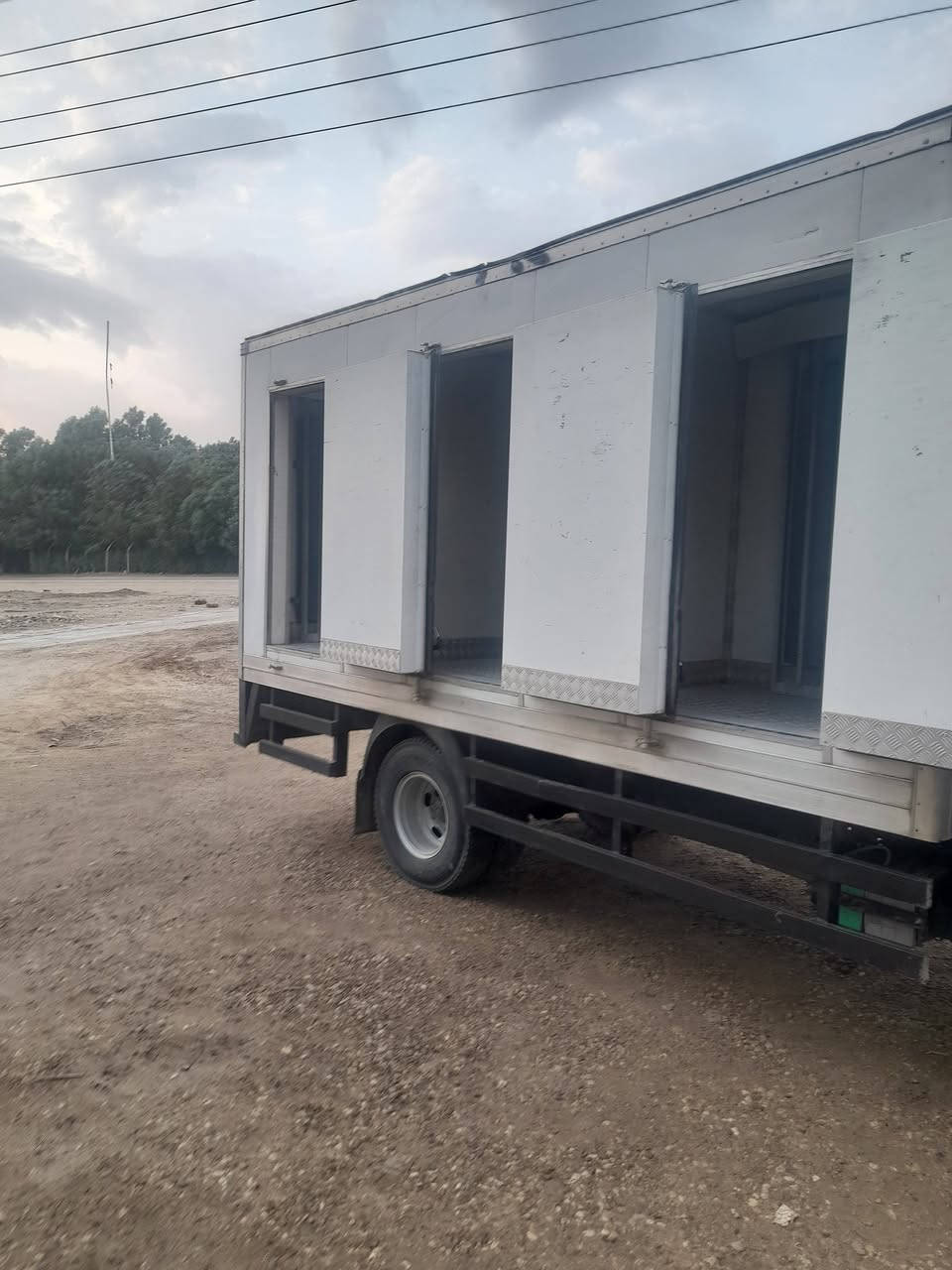 براد الواح تجميد ٤٠ تحت الصفر الطول ٤٤٠ ينشد  على /الكنتر /ازوزا /هونداي جهاز ٥ طن بتزر للتواصل ***********/***********
