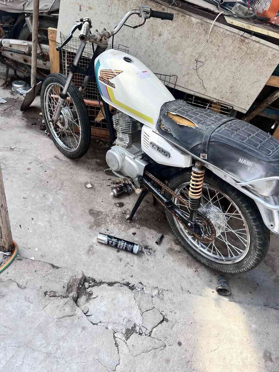 للبيع سعر ٢٥٠ وبيها مجال مكاني بصره الطويسه***********
