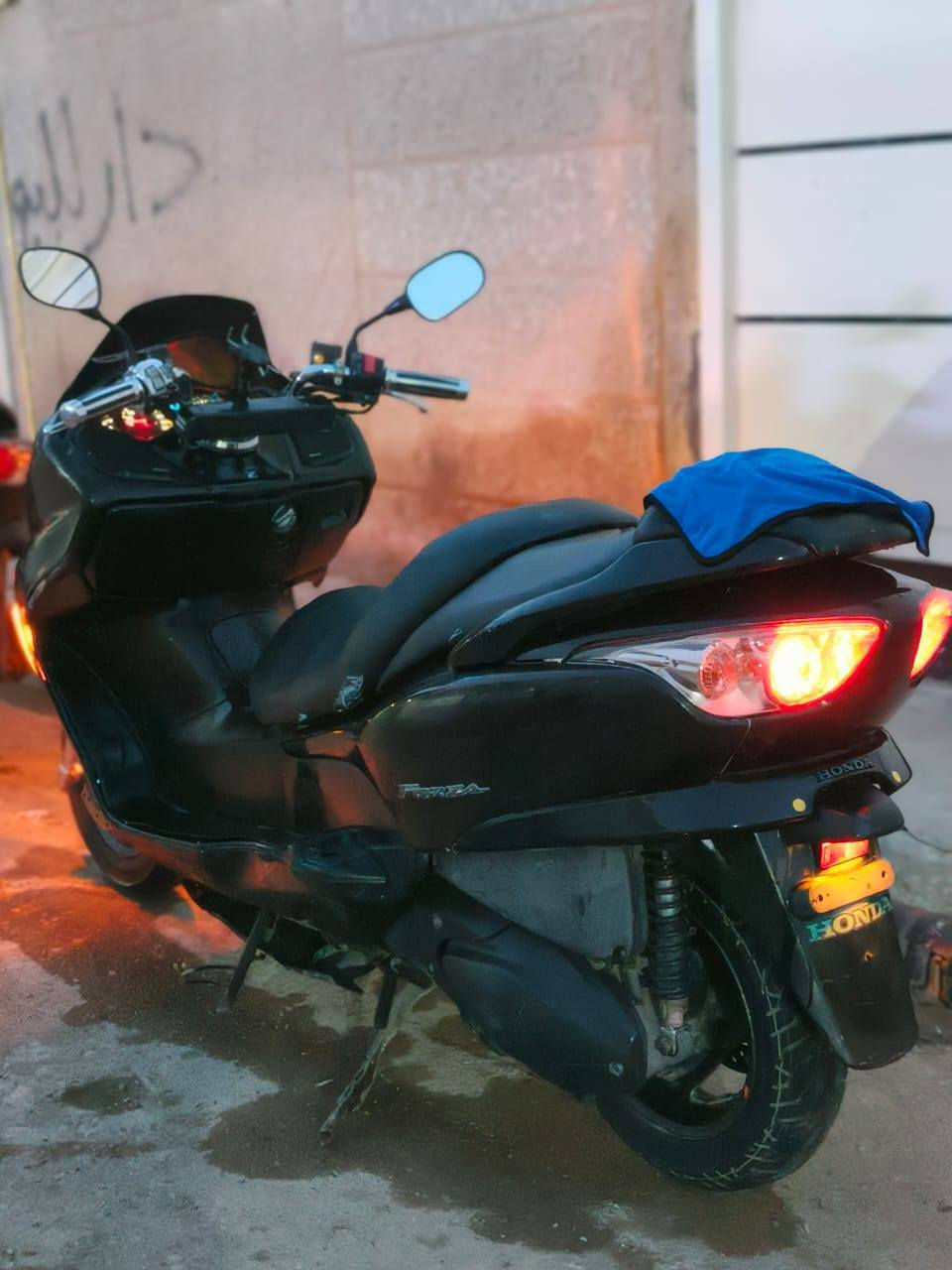 فورزه 09
دراجه حلوه وخير من الله 

ناعمه بشكل لا تنقيص ولا تبخير 

سستم سماعات بيها رون 1ونص 

اوراق بيها كفراتها حلوه كاعده 85 بل ميه 

دراجه رايدها ب 1100 وبيها مجال 

مكاني ديالى بعقوبه شراي اتصل خاص ما اجاوب 

***********
