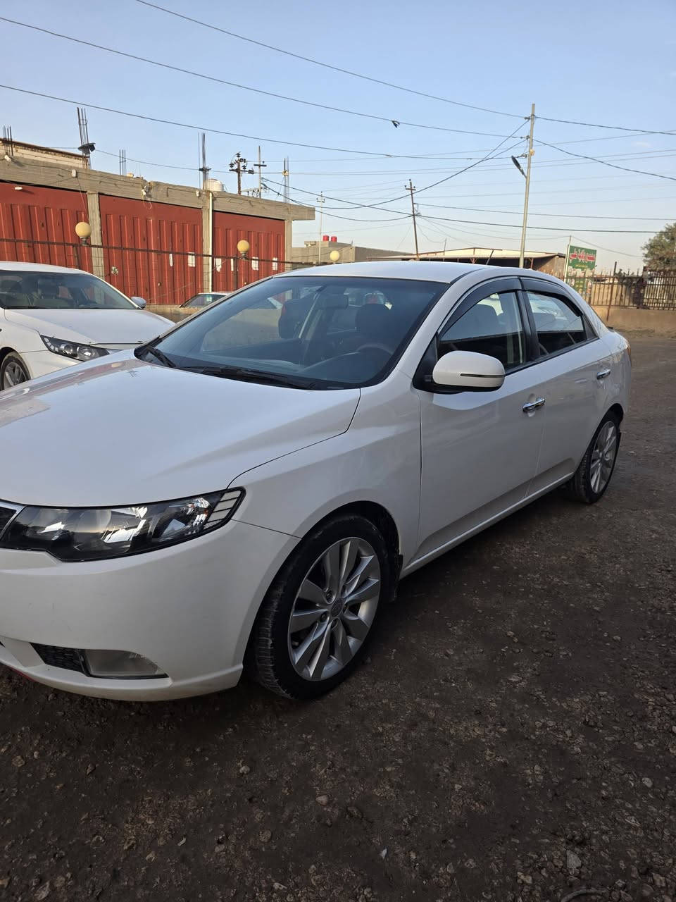 سيراتو خليجي موديل 2012
مكفوله عده ربع باب خلفي 
سياره جديده وجاهزه للاخير
مكينه 1600جديده
السعر 95$
الاتصال ***********
