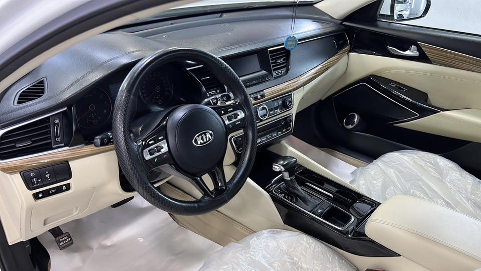 السلام عليكم
كيا كادينزا 2018 خليجي 

ماشيه 120 

رقم شمالي سليمانية 

‏V(3300 ) محرك V6

نص موصفات تقريباً 

السيارة كلش نظيفة 

مكفولة من كلشي كير-محرك

شرط تايرات الشركه وسبيره مانازل 

سعر : 185$ 

رقم صاحب السيارة

***********
