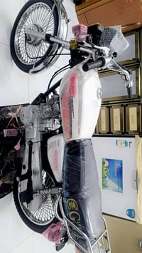 دراجه للبيع تايكر موديل 22 طالعه بل 24 الدراجه كله ختم سونك اوراق اصول...