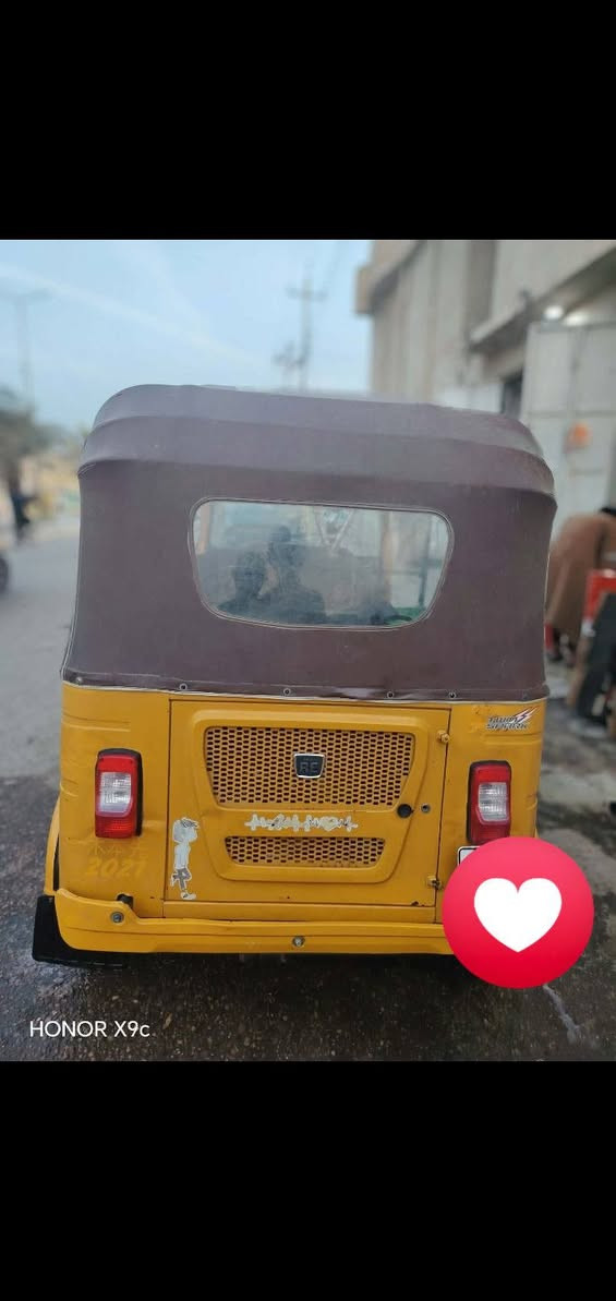 سلام عليكم تكتك البيع موديل ٢١ شهر ٤ مرقم سعر ٧ وبيه مجال مكاني العمارة المجر الكبير ***********
