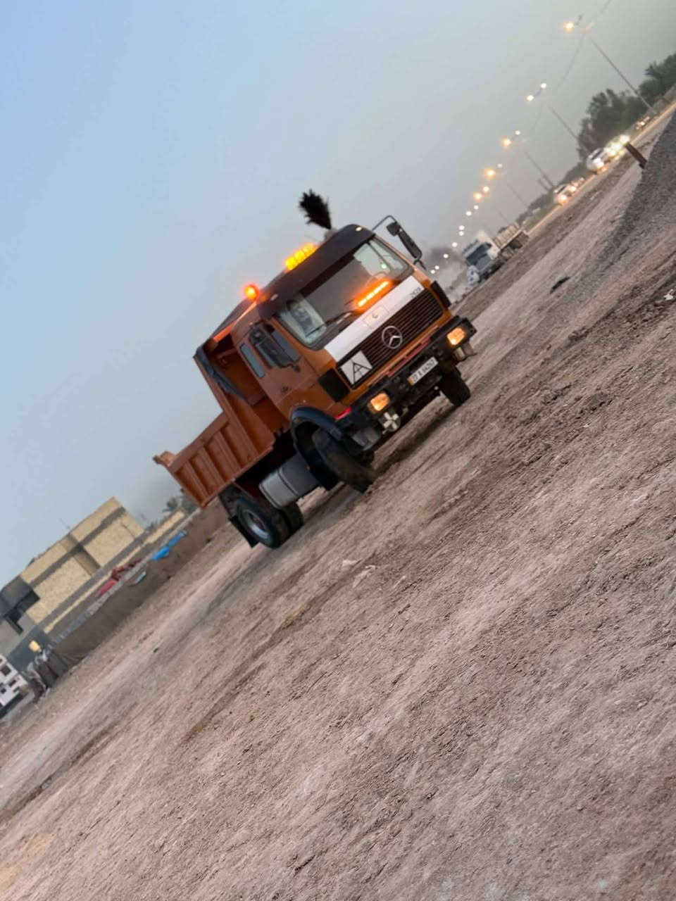 السلام عليكم تك للبيع موديل 88 مكينه8كير 160جي اف السيار جاهزه للشغل تخم تاير السعر خاص الاستفسار على الرقم ***********
