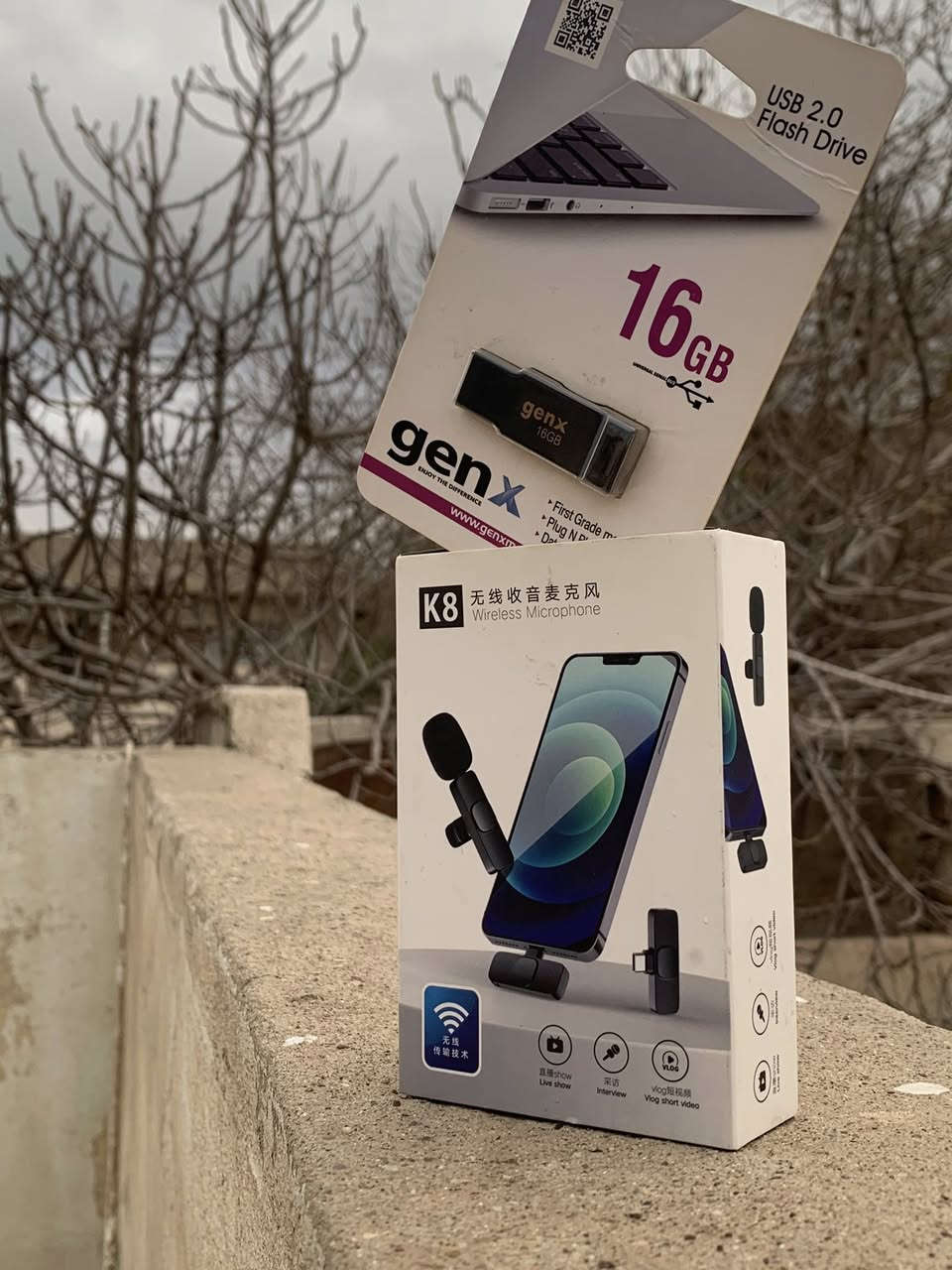 لغراض جدد ما مستخدمين ماخذهم ولا مستخدمهم ابد:
مايك K8 معرفو هل نوعية 
فلاش يو اس بي genx 16 كيكا بايت
ستاند للسيارة او الاي مكان مكتب وغيرها من الامكن يرهم
لسعر كلهم 25الف بيهم مجال 
لتواصل واتساب ***********
