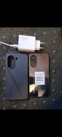 بوكو اكس 7ذاكره 512نضيف حيل بطاريته 100مشحون 44مره غراضه كامله سعره 35...