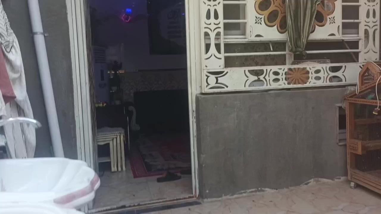 بيت  للبيع حي الغدير شارع سيد علي الميالي المساحة ٣٠٠م
طابق واحد درجة اولى يحتوي على استقبال وصالة و غرفتين ومطبخ وصحيات خارجية وداخلية.. 
السعر ٢٠٠مليون


**إذا كنت صاحب هذا الإعلان وتريد حذفه لأي سبب، رجاءا أرسل رسالة إلى الدعم الفني**