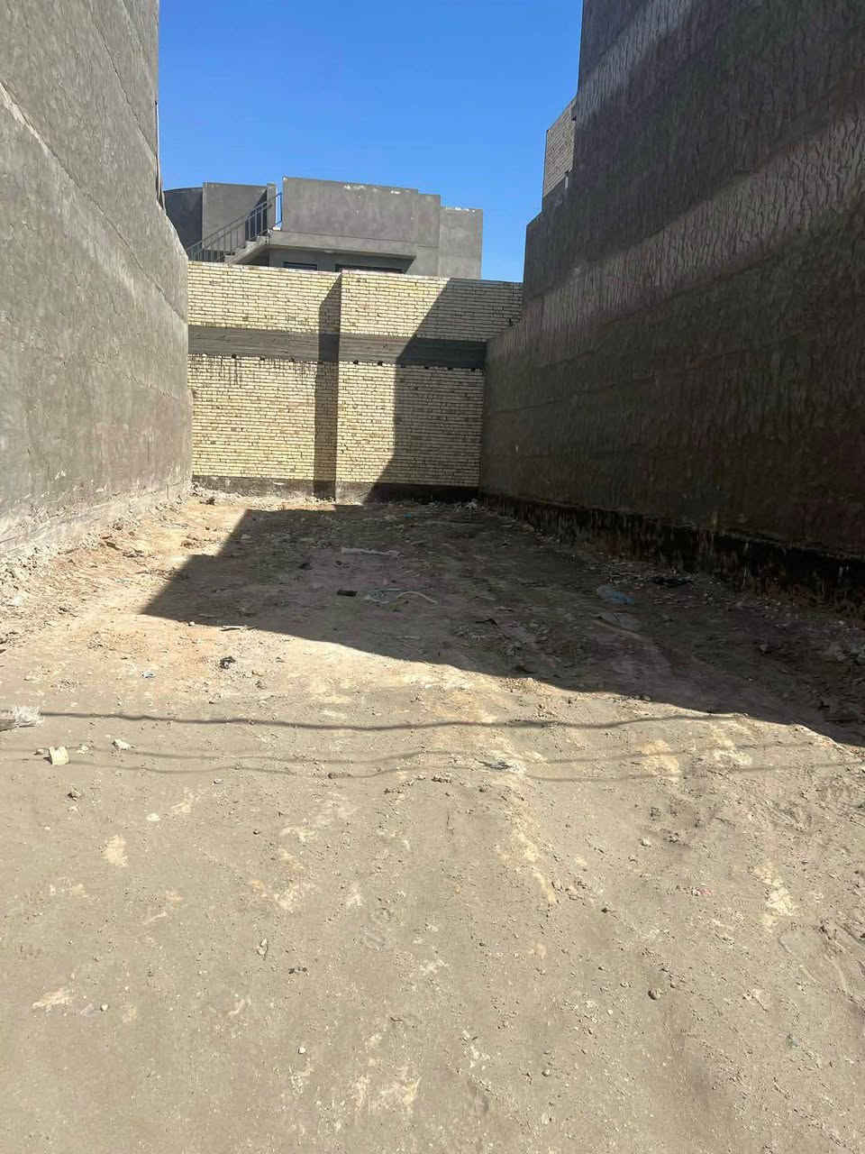 #قطعه_للبيع_طابو_زراعي  👇👇

#الموقع // حله نادر الثانيه حي الزيتون الجديد

المساحه // 150 م واجهة 7 ونص م ❌ نزال 20 م

السعر // خاص

تحويل مباشر مع خدمات كامله  (ماء مجاري كهرباء تبليط اناره ليليه انترنيت ضوئي ) عرض الشارع 10 م
____________

للاستفسار اكثر مراسلة الصفحة او الاتصال 

 #علاء_الغرباوي  📞 ***********

او مراجعه المكتب 🏠#مكتب_روعة_اللقاء_للعقار 🏠

               🏗️ #مــوقع_المكتب🏗️

{ بابل/ حله نادر الاولى شارع الخدمي قرب سكله صدام } حلة, بابل
