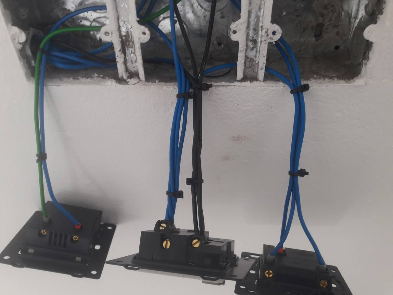 قال تعالى
(قل اعمَلوا فَسَيَرَى اللَّهُ عَمَلَكُم وَرَسولُهُ وَالمُؤمِنونَ)
الجوراني للتأسيسات                ***********
تاسيس سيمنس ضاهر +دفن 
تاسيس بايبات نضام بوري 
تنصيب كامرات المراقبه بانواعها 
تاسيس ماء ومجاري 
اخوكم مصطفى الكهربائي 
ان شاء الله ينال اعجابكم
