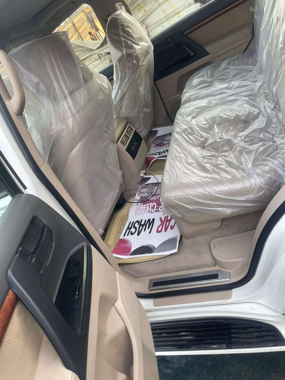 🚗 للبيع لاندكروزر GX.R 🚗
📌 الموديل: 2014

📌 محدّث: 2021 (داخل وخارج)

📌 المحرك: 6 سلندر

📌 الممشى: 100 ألف كم حقيقي

 📌حادثها جاملغ إمامي مصبوغه احزام للتحديث 

كفاله قماره وشاصي وكير ومحرك 

سعرها 315 يعني 3 شدات و15 ورقه 

مكان السياره بغداد البلديات 

الاتصال (***********) 📞
