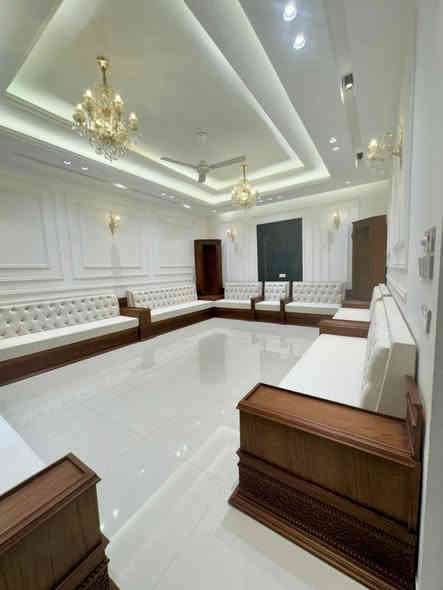 #إعلان رقم (180)

 // حي ال 36 النفط مقابل سايدين شارع 30  //

 #تفاصيل

1-دار للبيع منطقة _ ال 36 _ موقع جيد بناء حديث
    شغل هندسي مودرن _ بناء 2024

2-المساحة _220_ م _ مقابل خدمات ثاني بيت عن شارع _ 30 

3-طابقين يحتوي الدار على _5 _ غرف نوم 
الطابق الارضي متكامل 
والطابق الاول كذالك متكامل 
مثل ماموضح بالصور
 

#ملاحضه _ مطلوب _60 _ مليون للاسكان 

  
 
#الاستفسار اكثر مراجعة مكتبنا او مراسلة الصفحة او الاتصال على الرقم ادناه 

#العراق _ السماوة _حي العسكري _ قرب جامع الامام علي (ع)

رقم المكتب_ ***********_ سيد ولاء
                      _***********_  ابو حسين

#الخارطة للاستثمار العقاري #
        _خدمات عقارية_
