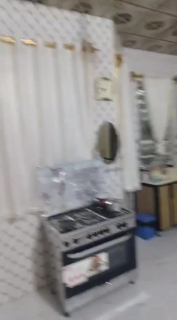 🏡 للبيع – بيت زراعي بناء حديث 2024
📍 الموقع: طريق السنية قرب حسينية أم البنين – عمود 676
▫️ يبعد حوالي 500 متر عن الشارع العام
▫️ قريب جداً على التبليط
📐 المساحة الكلية: 330 متر
🏗️ مساحة البناء: 180 متر
🌳 الباقي حديقة
✅ كونكريت مسلح
✅ ستارة كاملة
✅ بناء حديث وجاهز للسكن
✅ طابو زراعي
🔹 يتكون من: 🛏️ غرفتين
🍽️ مطبخ كبير
🛋️ استقبال
🏠 صالة
⬆️ طابق فوك وجوه
💰 السعر: 65 مليون قابل للتفاو
📞 للاستفسار خاص أو الاتصال على الرقم ***********
