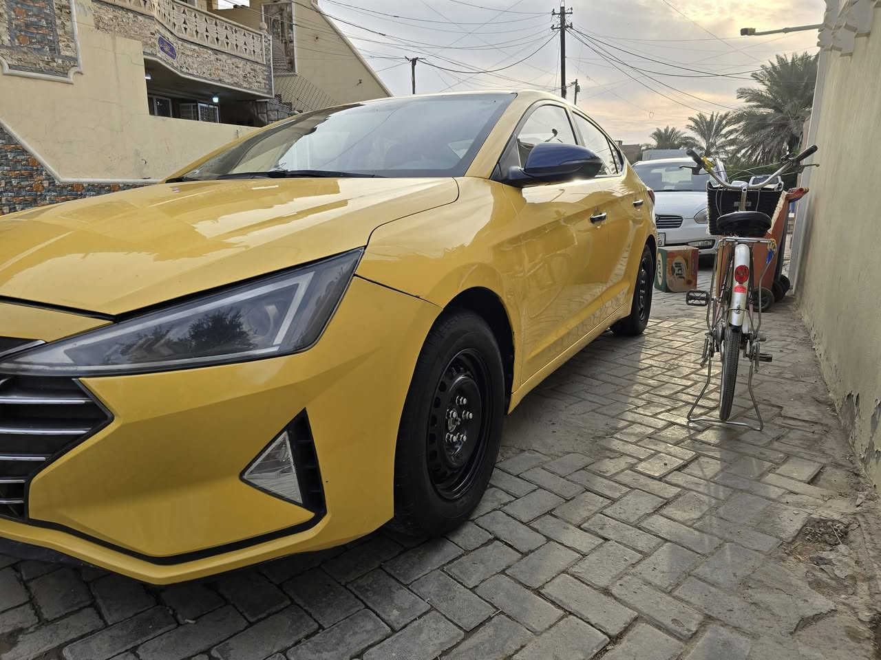 السلام عليكم النتره افانتي محرك ١٦٠٠ فول مواصفات ٢٠١٩ بصمه تشغيل ابواب صندك داخل جلد تدفى كشنات كير ايتي رقم انكليزي بغداد السعر 123 وبيه مجال الاتصال ***********
