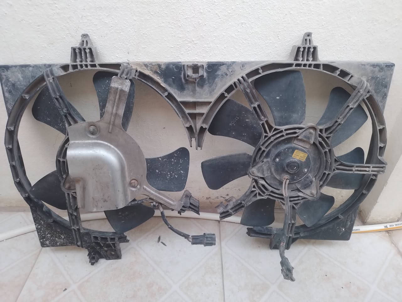 السلام عليكم 
للبيع مراوح نيسان سني كوري اصلي بس الحاضن مكسور رايدها ب٣٥ وكبات ١٤ عدد ٣ الواحد على ٥  مكاني بغداد الدورة *********** بي واتساب
