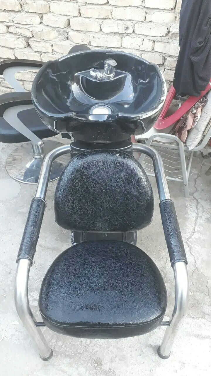 سلام عليكم عندي غراض صالون للبيع استفسار اتصال على هذا الرقم ***********
