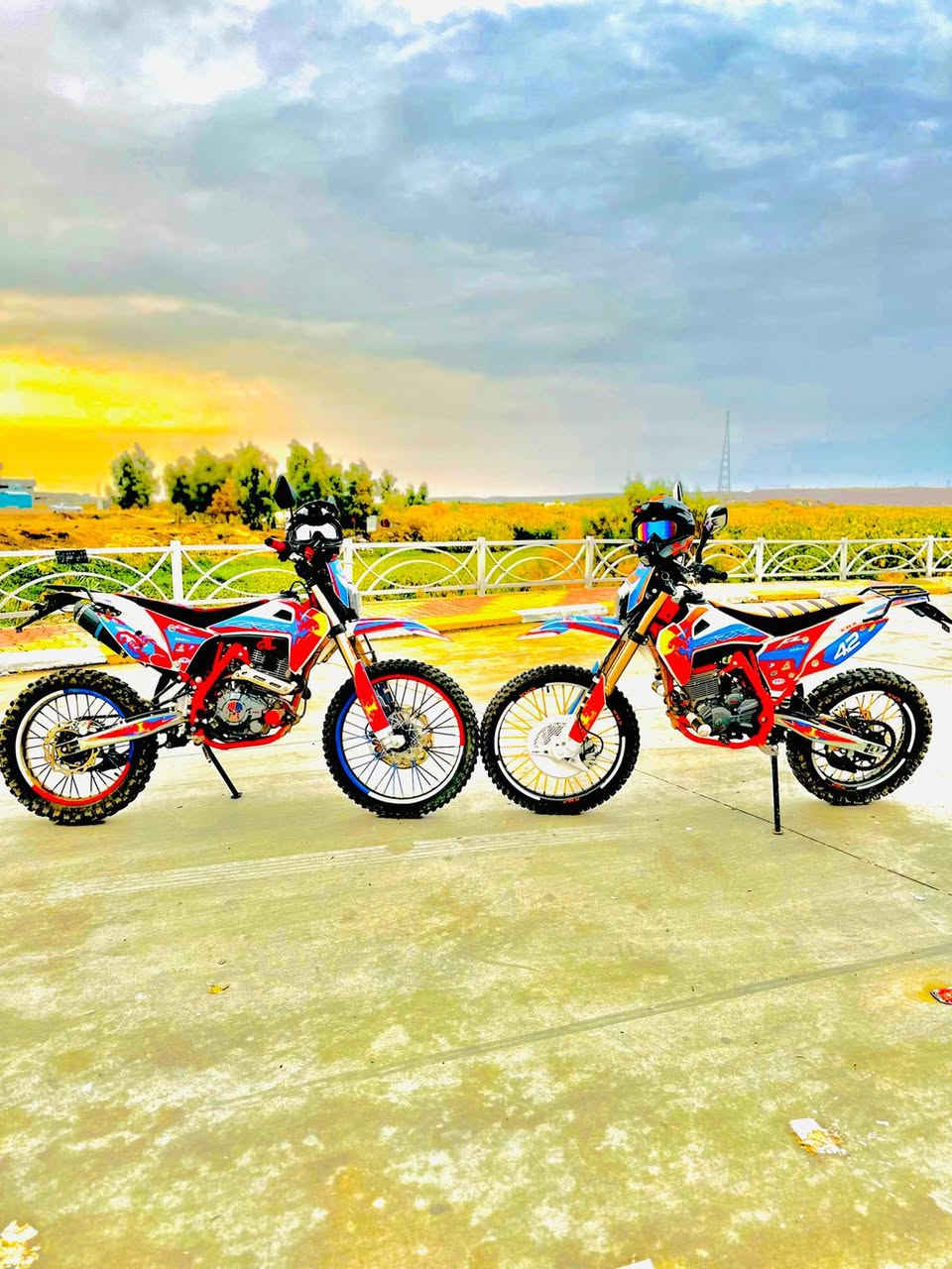 السلام عليكم crx350للبيع عايزو فقط ولفات السعر مليون و200بي مجال اتصال *********** صاحب الماطور محمد أل حميد
