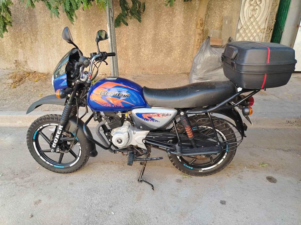 بوكسر للبيع موديل ٢٣ مكينه مكفوله كهربأيات كله شغاله باتري جديد زوج تايرات جديد ومكينه خير من الله  مرقمه بأسمي سنويه انكليزي بس مامبدل لوحات انكليزي
مكاني جوادين الشعله

واتساب فقط  ***********
