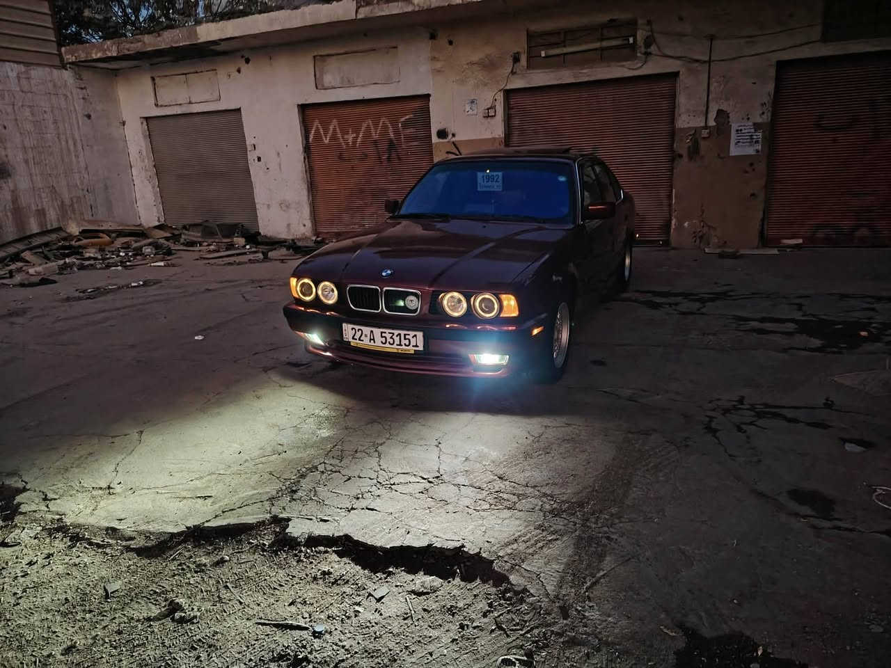 للبيع بي ام 1991 ‏حجم525/مسكر فانوس السيارة فول كير اوتو سلايت اربع جام كهرباء تدفئة تبريد صدر امامي خلفي جديد كير ومكينة كفالة رقم اربيل تحويل مباشر سيارة صبغ عام للجماليه فقط السيارة مصروف عليه وأحلى من الصورة السعر(77)ورقة وبيهة مجال اخوان اني مكلف بنشر اتصل على صاحبهة(***********)مكان السيارة ديالى المقدادية
