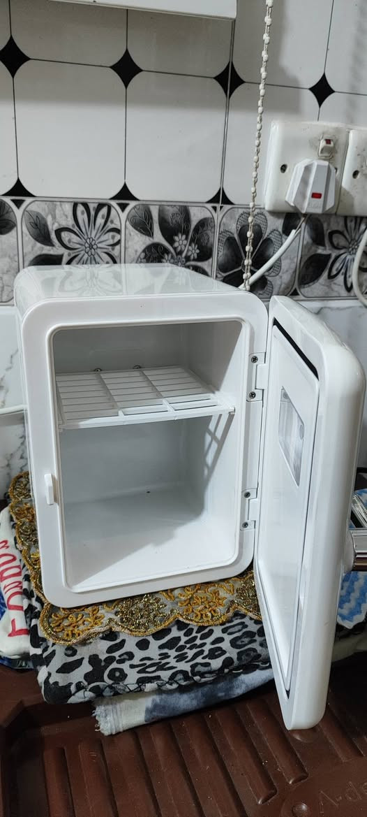 متوفر ثلاجة نظامين حار +بارد تشتغل عالكهرباء مباشر والجداحة مال سيارة السعر 30 عدا التوصيل


**إذا كنت صاحب هذا الإعلان وتريد حذفه لأي سبب، رجاءا أرسل رسالة إلى الدعم الفني**