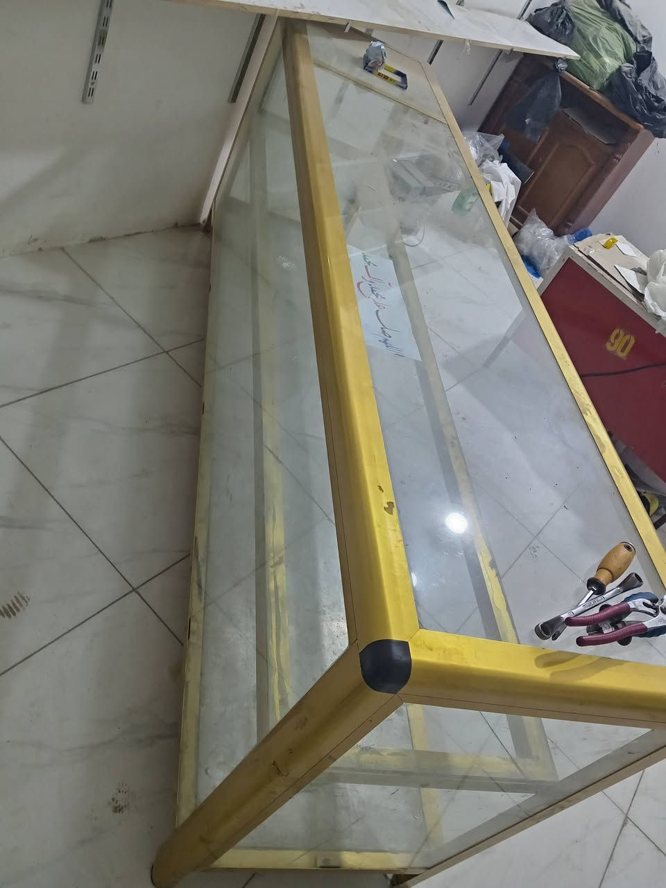 ميز المنيوم جام + رفوف خشب  العدد 3 رف  MDF  قوي وثخين  طول 3متر و 65 سم  وعرض 30 سم
مع مساطر وحمالات للرف 

للأستفسار خاص او الاتصال 
***********
