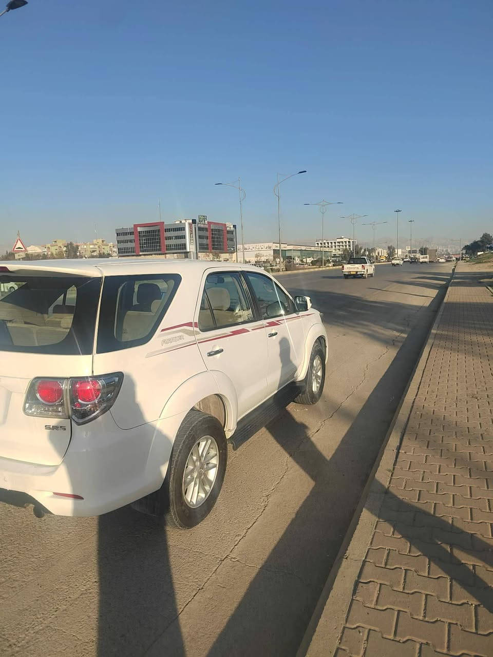 للبيع فور تشنر مكفولة موديل 2012 محرك 4بستم 2700 ما مفتوح كير أكسل كفاله رقم أربيل سنويه منتهيه اتكفل بالتحويل غرامات عايده إلي متواجد  في قضاء دجيل السعر 175$ ب مجال بسيط الاتصال ع *********** اني مكلف بل نشر لاتراسل خابر صاحبهه
