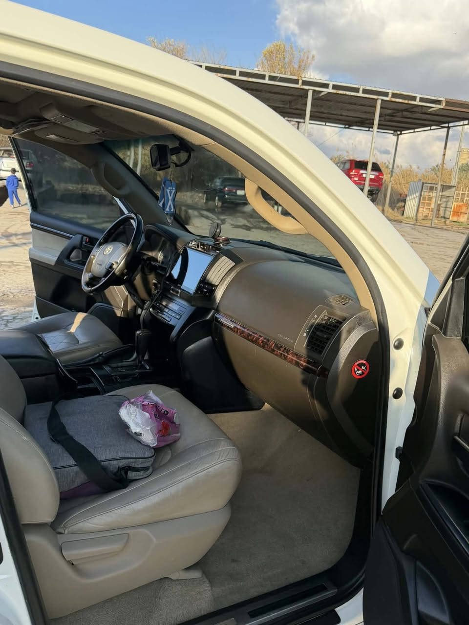 سلام وعليكم جكساره 2011ستينيه رقمه بغداد مكاني ديالى ….***********
