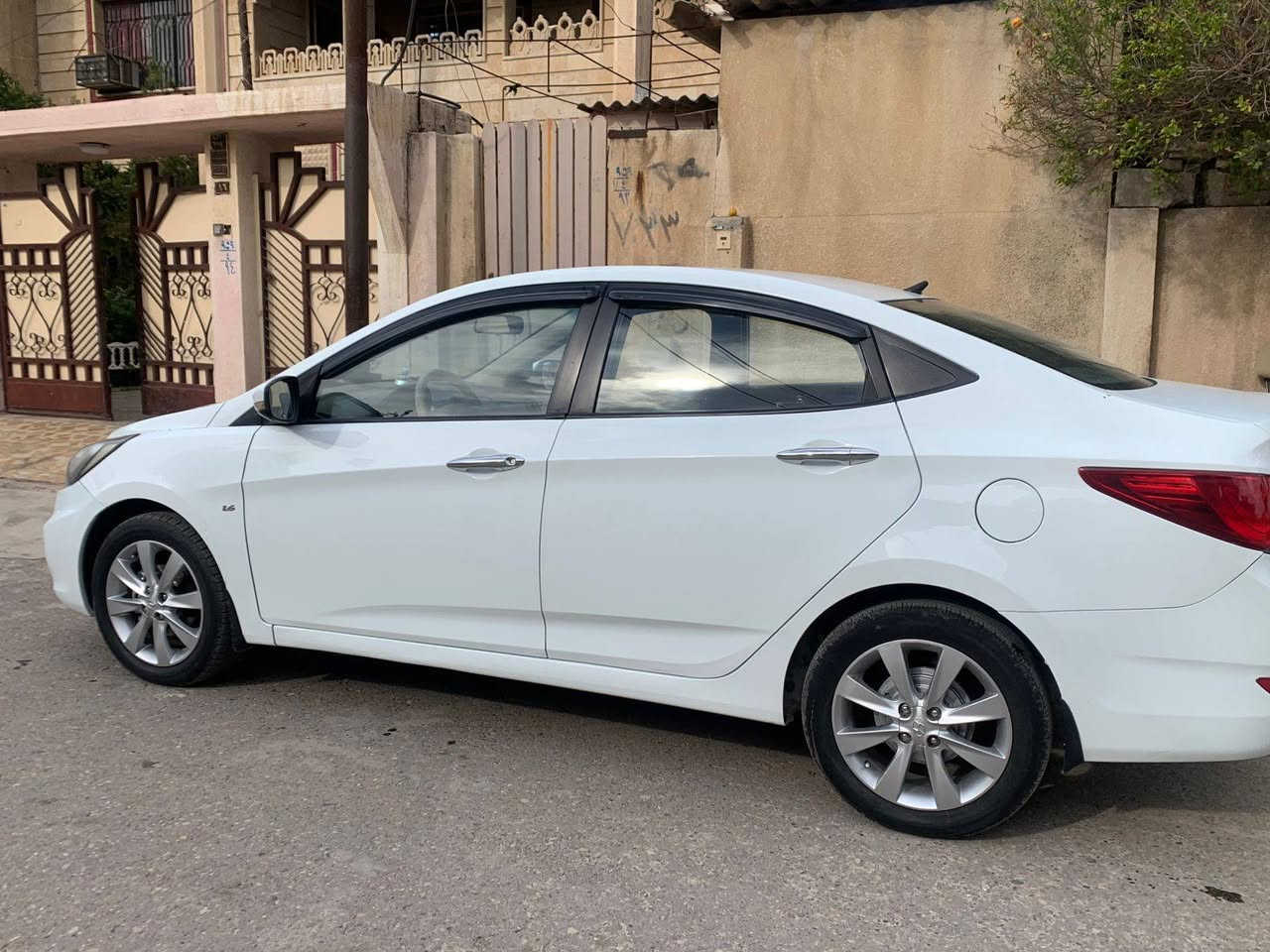 اكسنت مضلع مديل 11
بيهه طخه بل صندووق بسيطه 
وصبغ بجاملع الأمامي شبر بشبر
شرط التحويل سلايت مكينه دووش
سياره حلووه السعر 105 بيهه مجال


**إذا كنت صاحب هذا الإعلان وتريد حذفه لأي سبب، رجاءا أرسل رسالة إلى الدعم الفني**