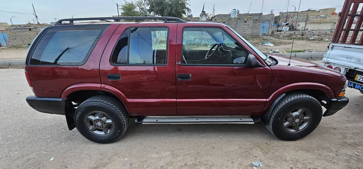 سلام عليكم بلايزر البيع بسمي
مكان السياره ذي قار الرفاعي 
سياره جاهزه مال جناي 
كهرباياتته كله شغاله 
مكينه 3000
***********
