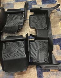 ارضيات كورلا ربل ام الدوسات مستحدمات شي جدا قليل ب60 الف الجديد ب140 ل...