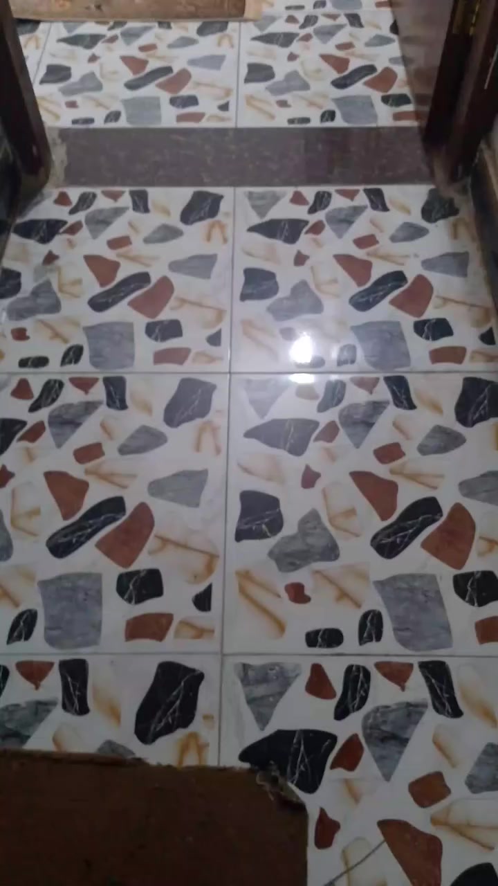 غرفه اخشاب للبيع درجه اولى جديده لوك استخدام شهرين ***********
