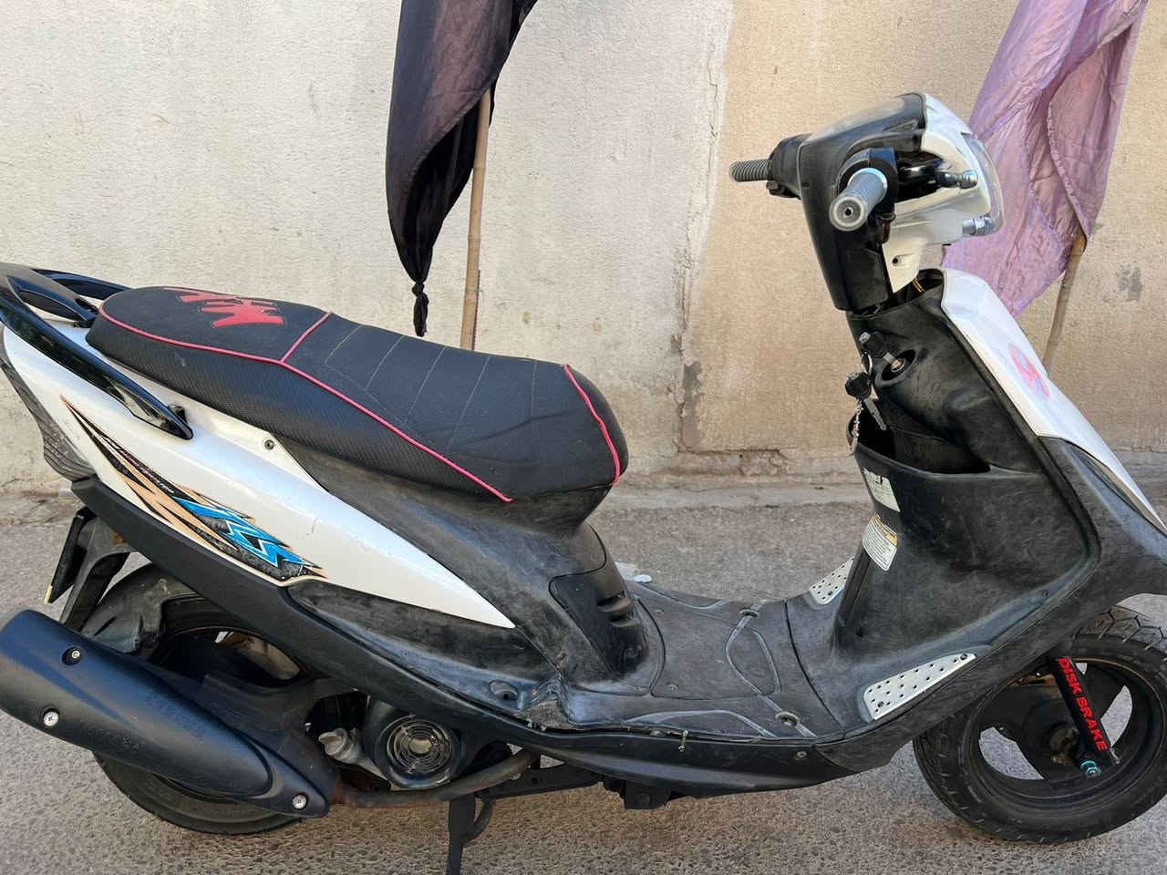 دراجه ماكس عدله للبيع ما مفتوحه دراجه نضيفه كفرات بلاد دراجه ناعمه وحلوه سعر 800وبيها مجال ***********
