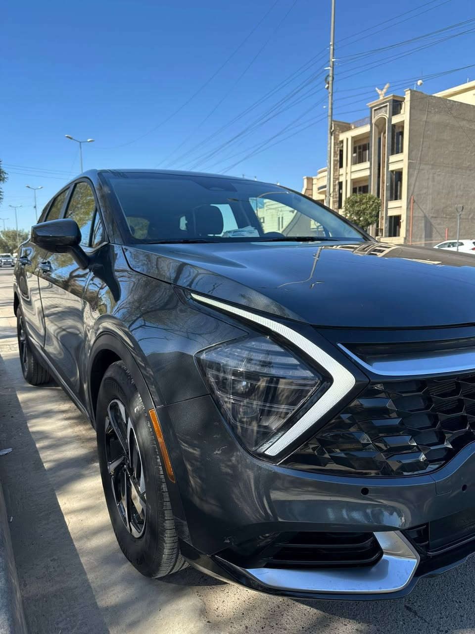 سلام عليكم
كيا سبورتج موديل LX 2025
هايبرد (hev)
مكفوله من صبغ
ماشيه ٦ الاف 
سعر ١٩٣ وبيها مجال بسيط 
حادث السياره فقط بنيد مبدل نفس اللون ودعاميه اماميه نفس اللون يعني سياره بدون قطره صبغ وجاملغ الامامي الايمن بي بارد من جها الباب صدر 
مواصفات 
اربعه انضمه قياده
حساس خلفي
ورادار وكامره خلفيه
شاشه دتيجتال
كير ماوس
رادار امامي 
تحديد مسار 
قياده شبه ذاتيه
سياره بحاله الزيرو وكتلوكات الشركه وياها
موقع سياره الكاظميه
للاستفسار *********** 
متواجد فيس اواتساب
