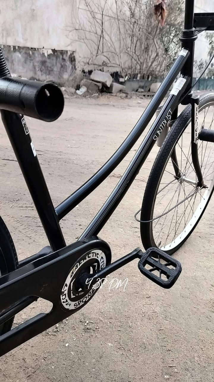 السلام عليكم باسكل للبيع موديل 2017 باله كلش نضيف مداكره ويا والبريك كدام ويا عوزه زنجيل باسكل متروك السعر125 وبي مجال  مكان البصرة المطيحه ***********
